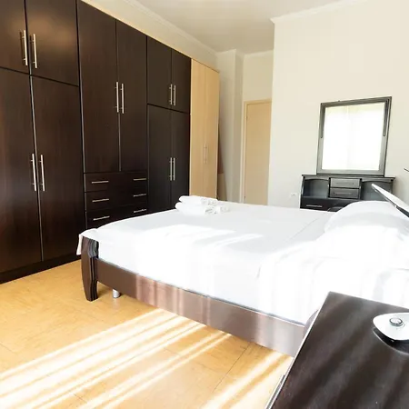 Lakeside Cane Apartman