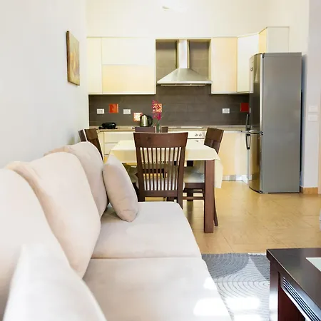 Lakeside Cane Tirana