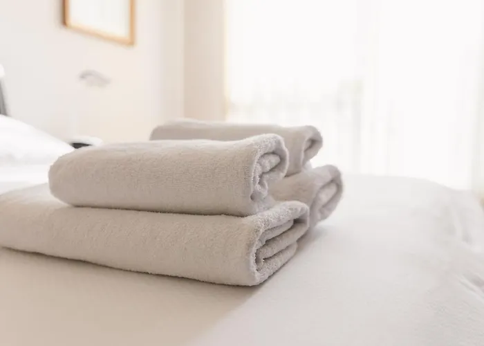 Lakeside Cane Tirana